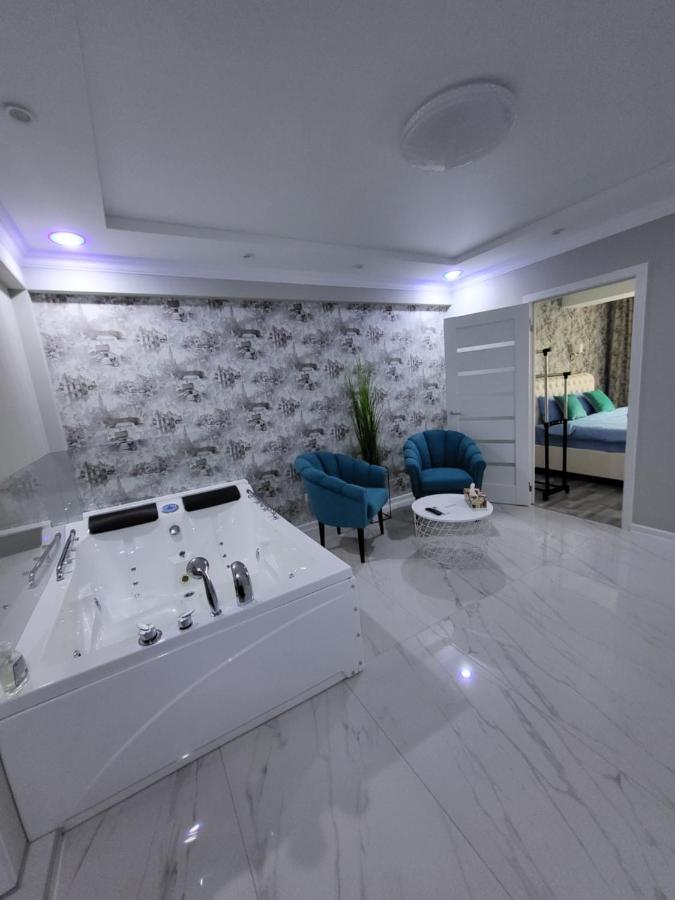 Vip Apartment For Lovers In キシナウ エクステリア 写真