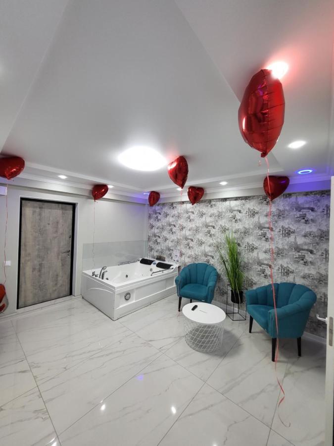 Vip Apartment For Lovers In キシナウ エクステリア 写真